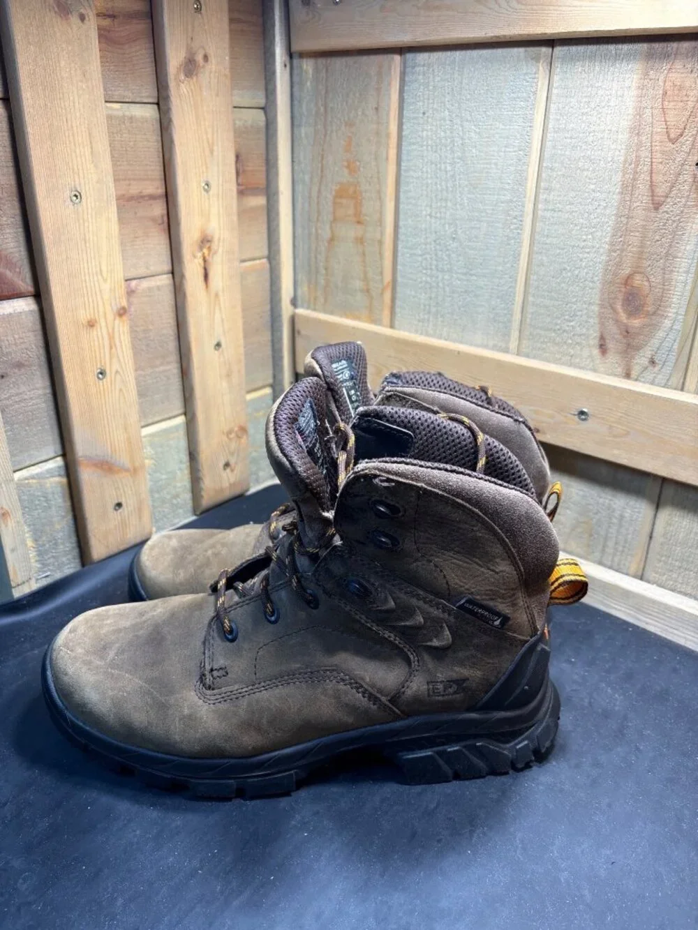 Wolverine W10648 Brown Waterproof Work Boots Men's US 10.5 EW UK 9.5 EU 43.5